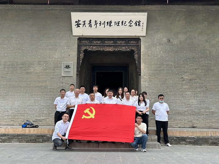 1688610574385670.jpg 合影1.jpg